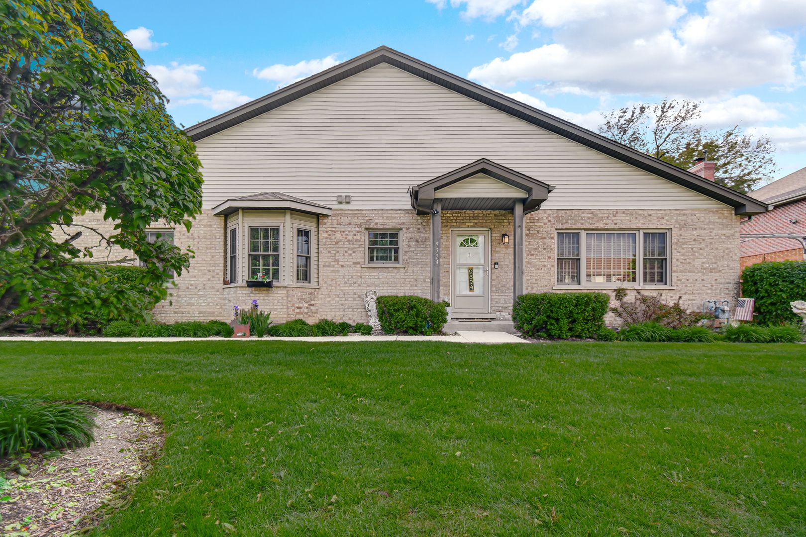 9324 S 79th Avenue #9324 — Hickory Hills, IL 60457