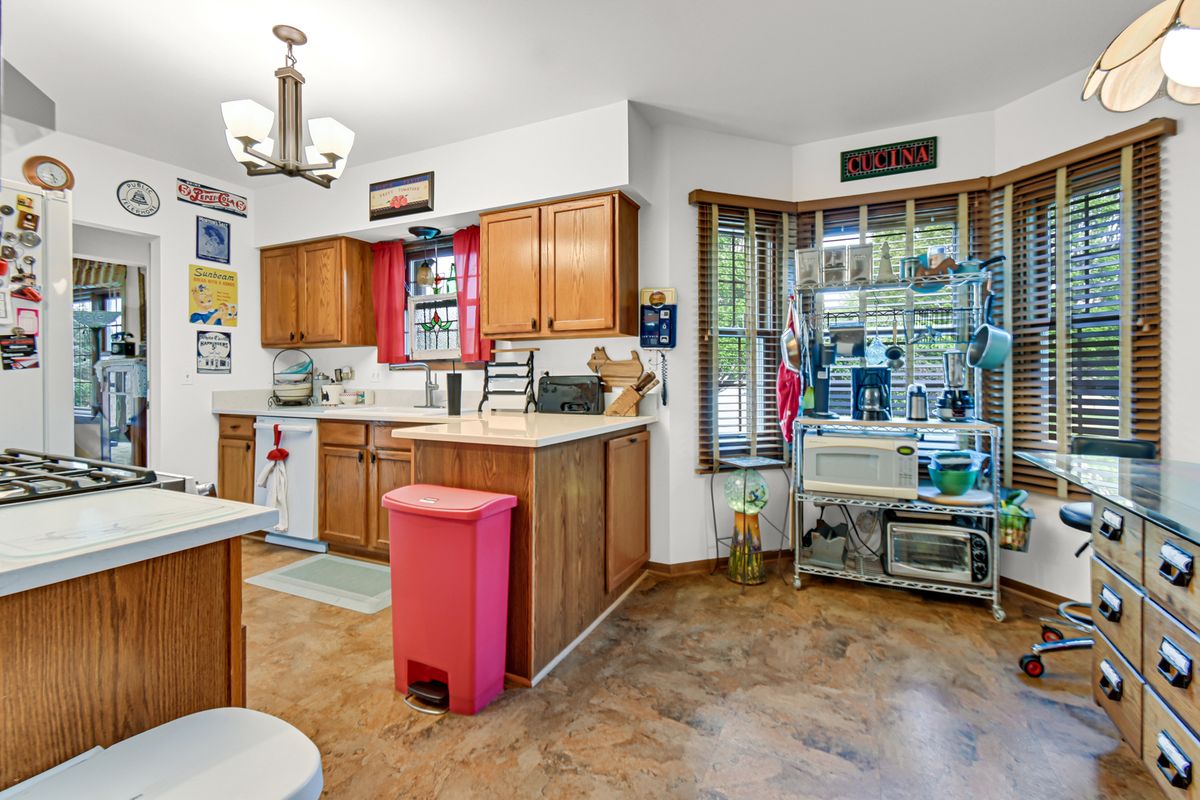 9324 S 79th Avenue #9324, Hickory Hills, IL 60457