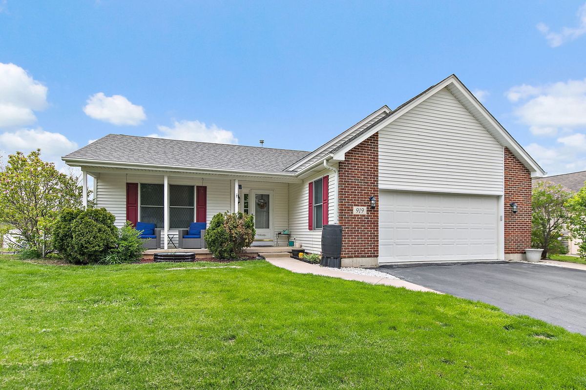 919 Spring Drive, Marengo, IL 60152