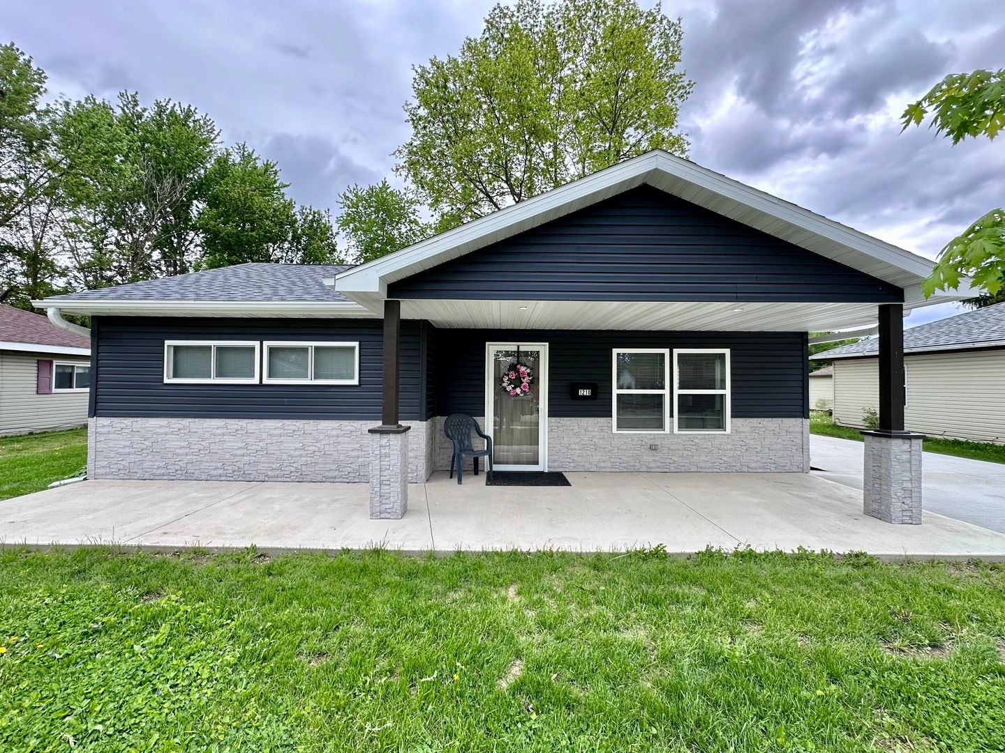 1210 Douglas Drive — Sterling, IL 61081