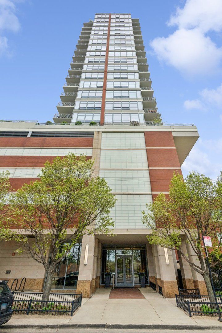 1600 S PRAIRIE Avenue #705 — Chicago, IL 60616