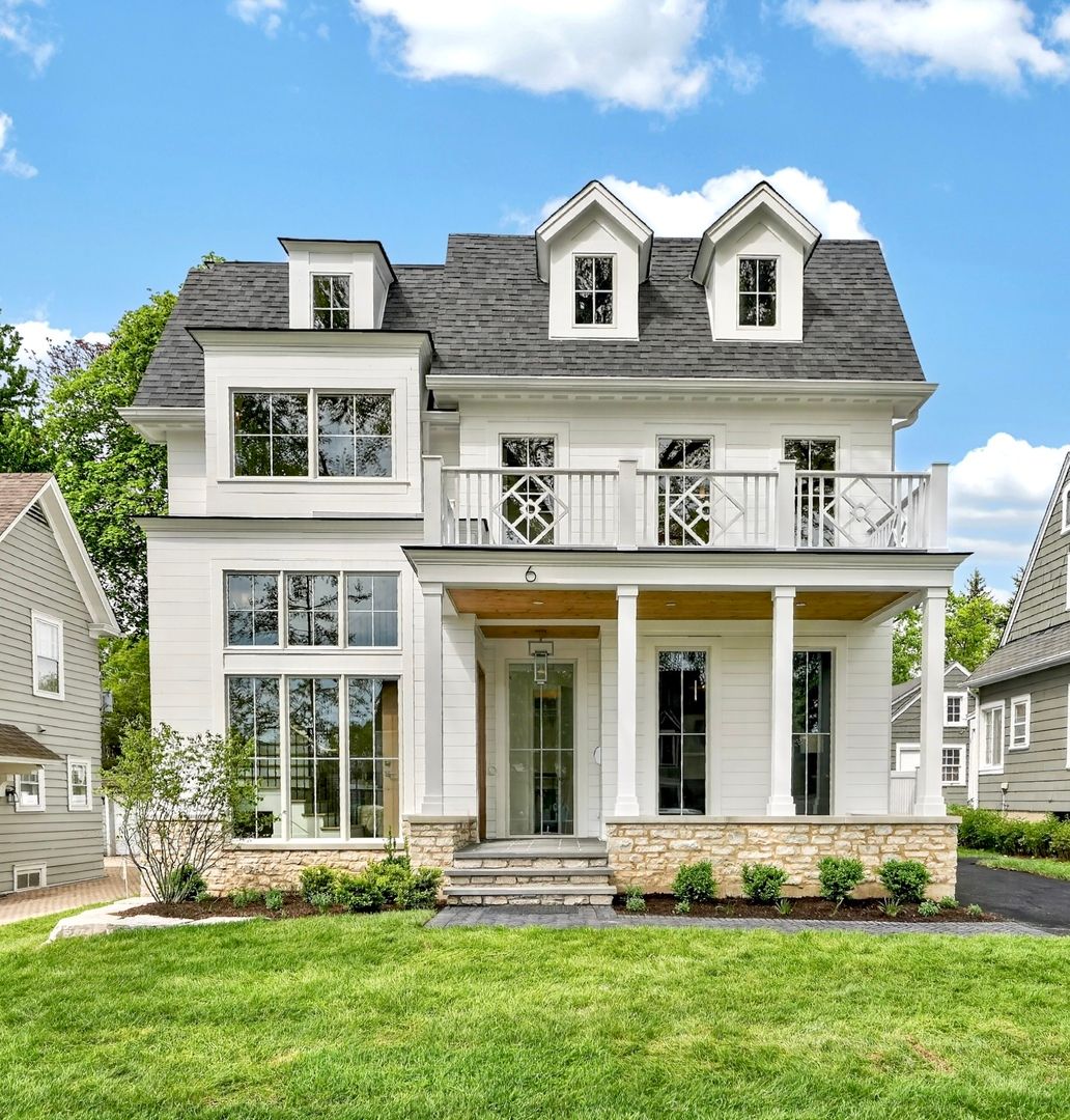 6 S Elm Street — Hinsdale, IL 60521