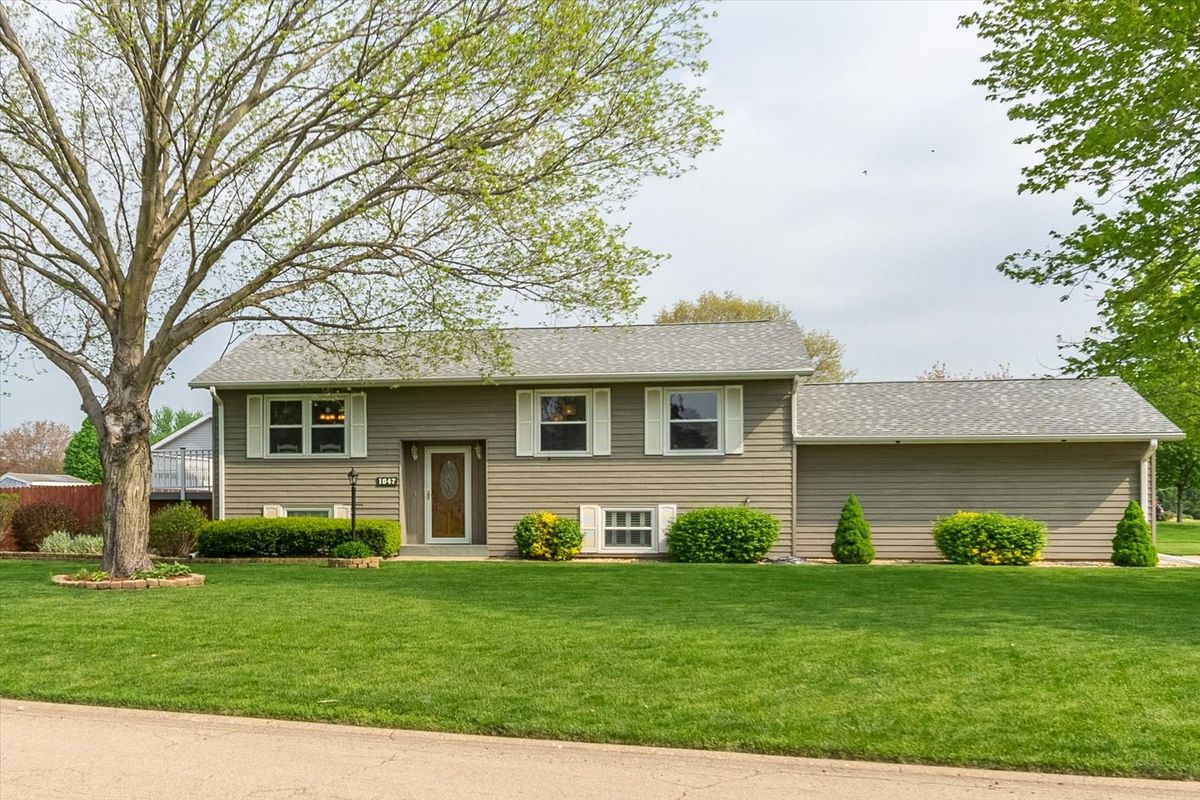 1047 Market Street, Hennepin, IL 61327