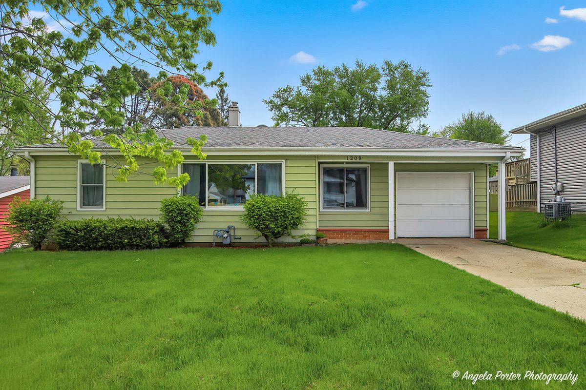 1208 Birch Street, Lake In The Hills, IL 60156