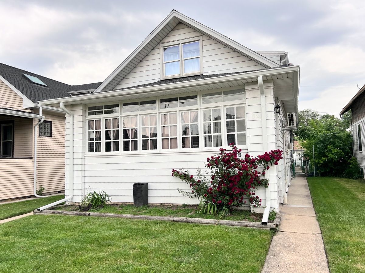 5628 Eastwood Avenue, Chicago, IL 60630