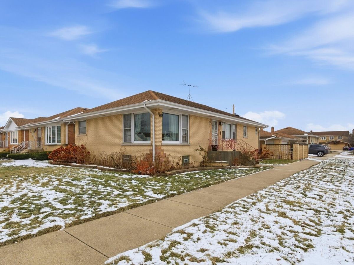4724 N Ozark Avenue, Norridge, IL 60706