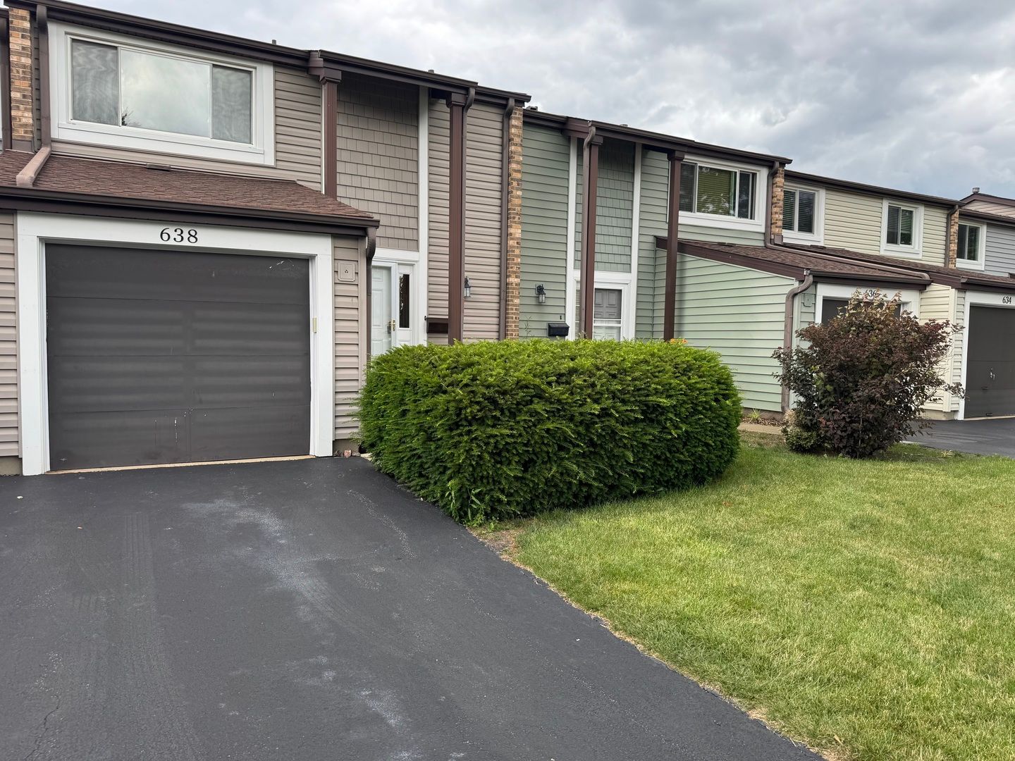 638 Lakeside Circle Drive — Wheeling, IL 60090