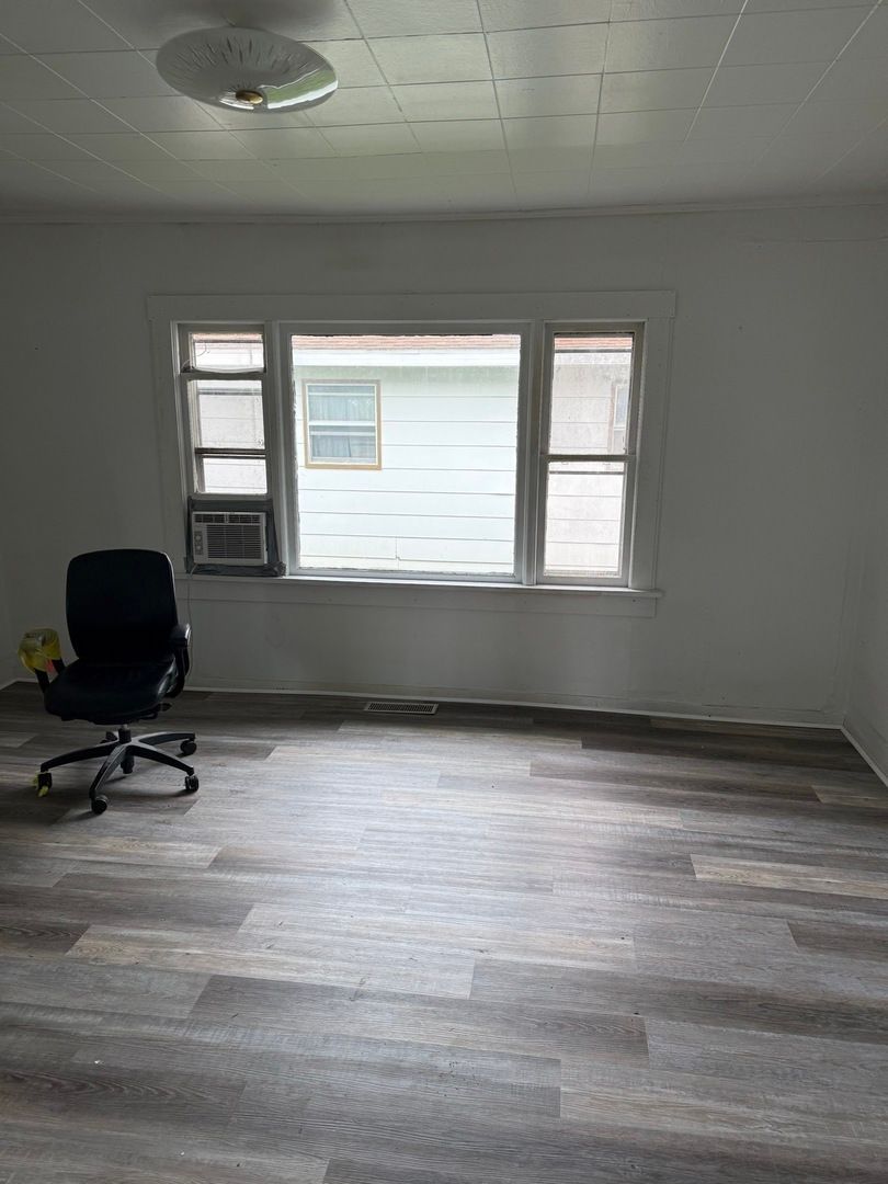 105 W Columbus Street, Sibley, IL 61773