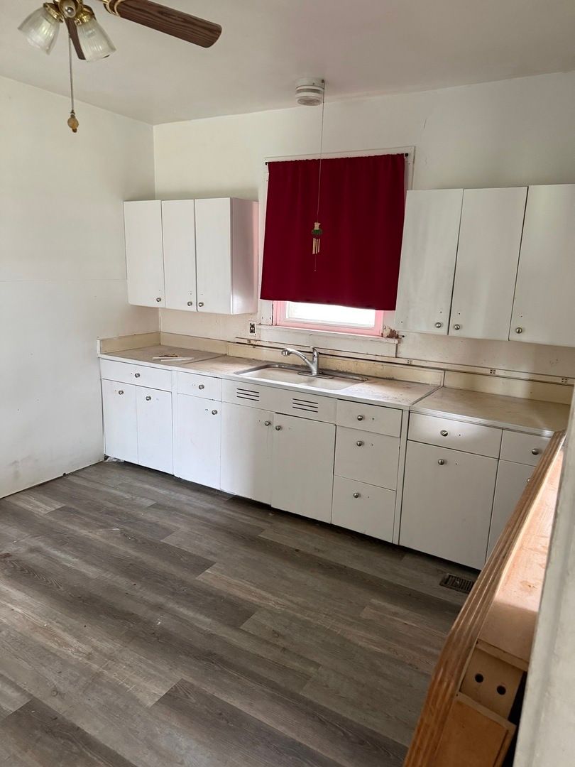 105 W Columbus Street, Sibley, IL 61773