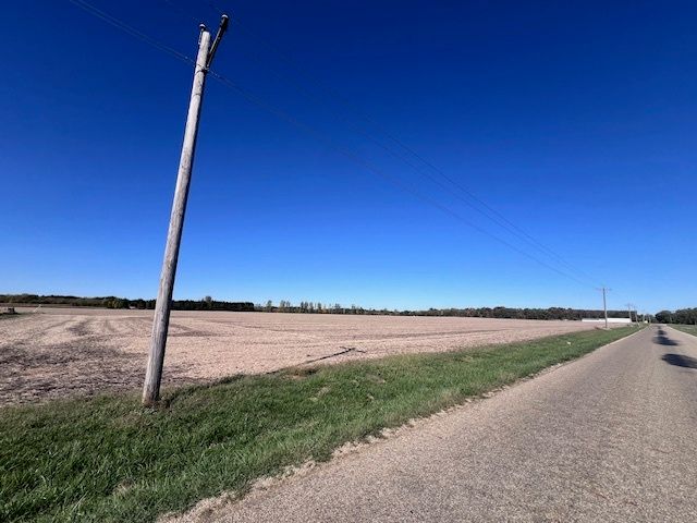 0000 White Pigeon Road, Weldon, IL 61882