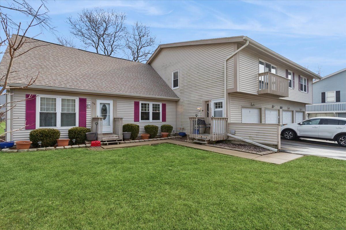 227 Elkhorn Court #D — Bolingbrook, IL 60440
