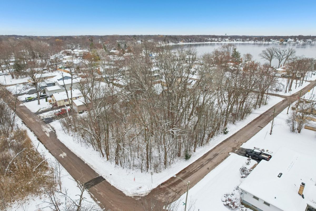 22771 Lake Park Avenue, Round Lake Beach, IL 60073
