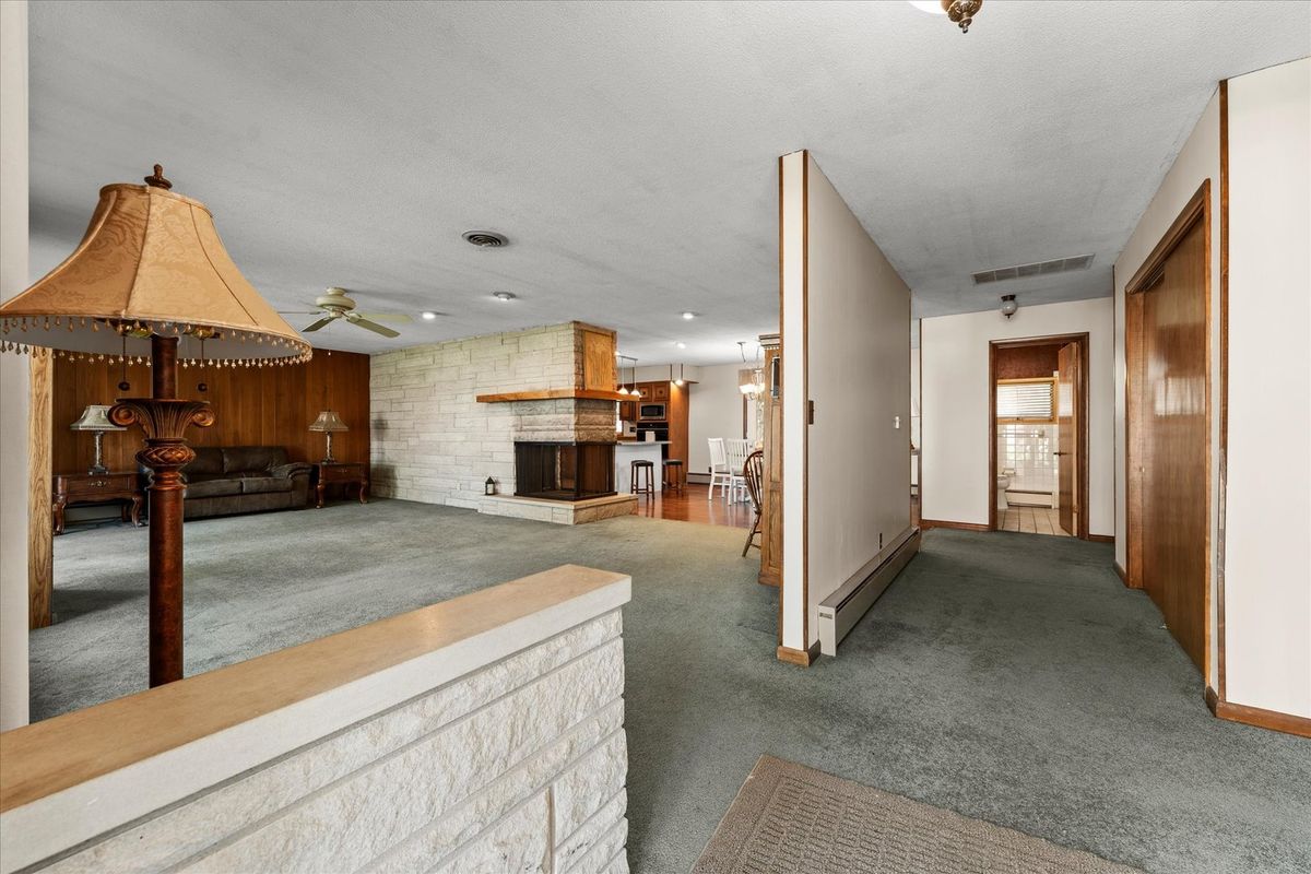 2501 4100 East Road, Bellflower, IL 62174