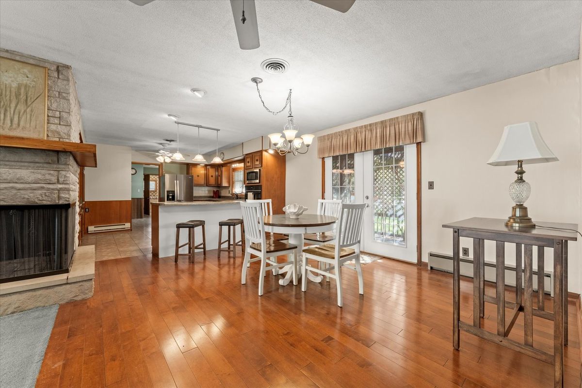 2501 4100 East Road, Bellflower, IL 62174