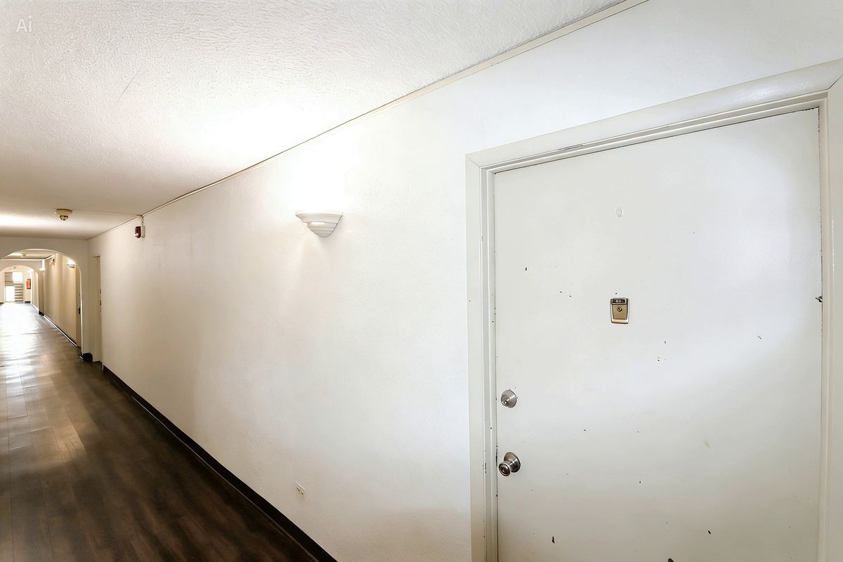1043 S York Road #212, Bensenville, IL 60106