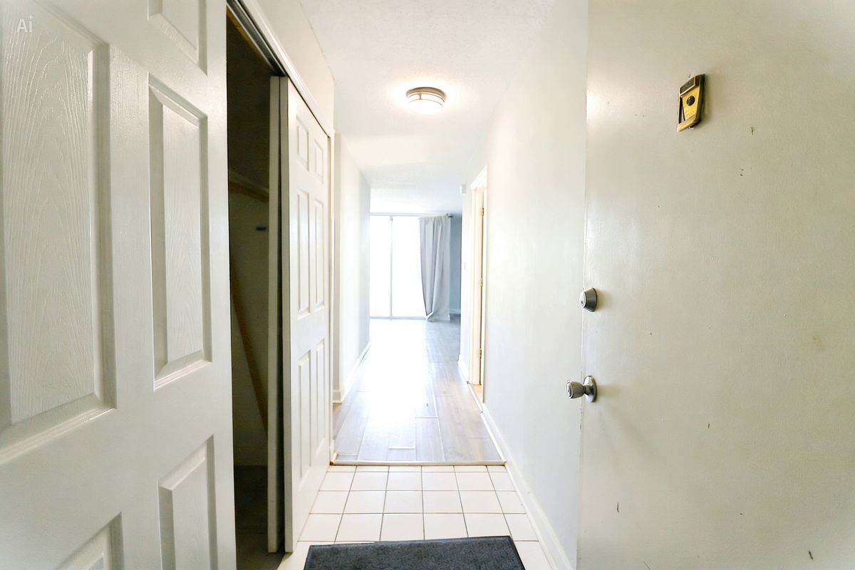 1043 S York Road #212, Bensenville, IL 60106