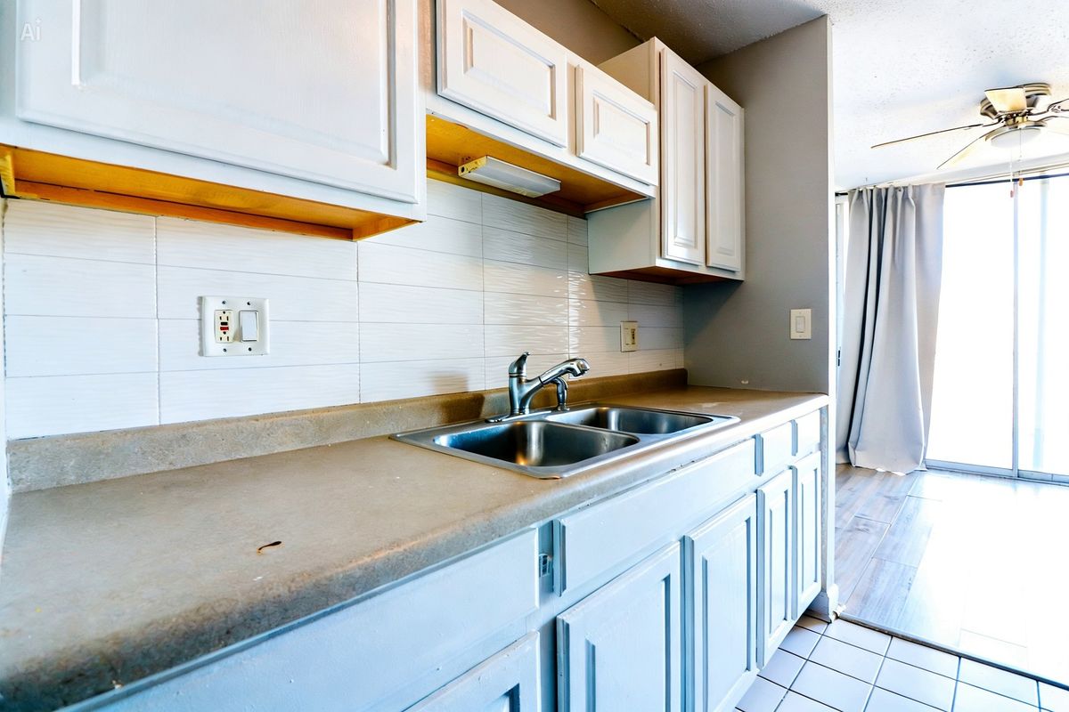 1043 S York Road #212, Bensenville, IL 60106