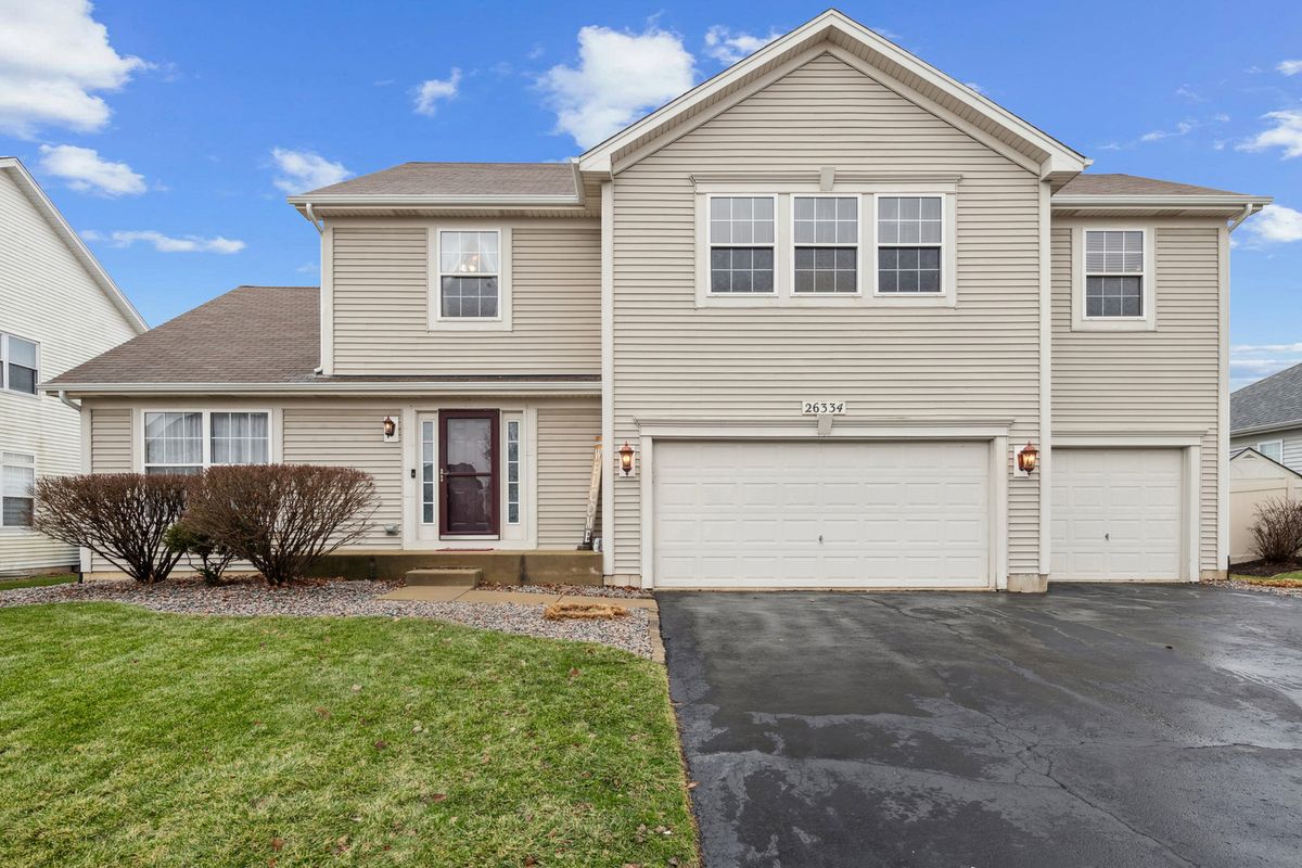 26334 Silver Stream Drive, Channahon, IL 60410