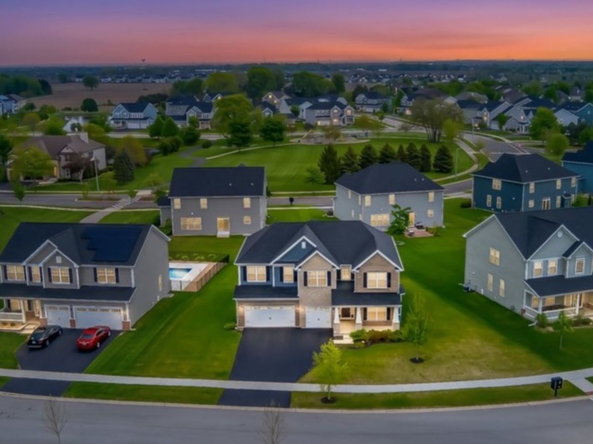 12513 Willowgate Lane, Plainfield, IL 60585
