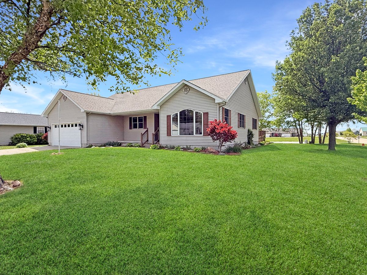 409 Betty Court, Fisher, IL 61843