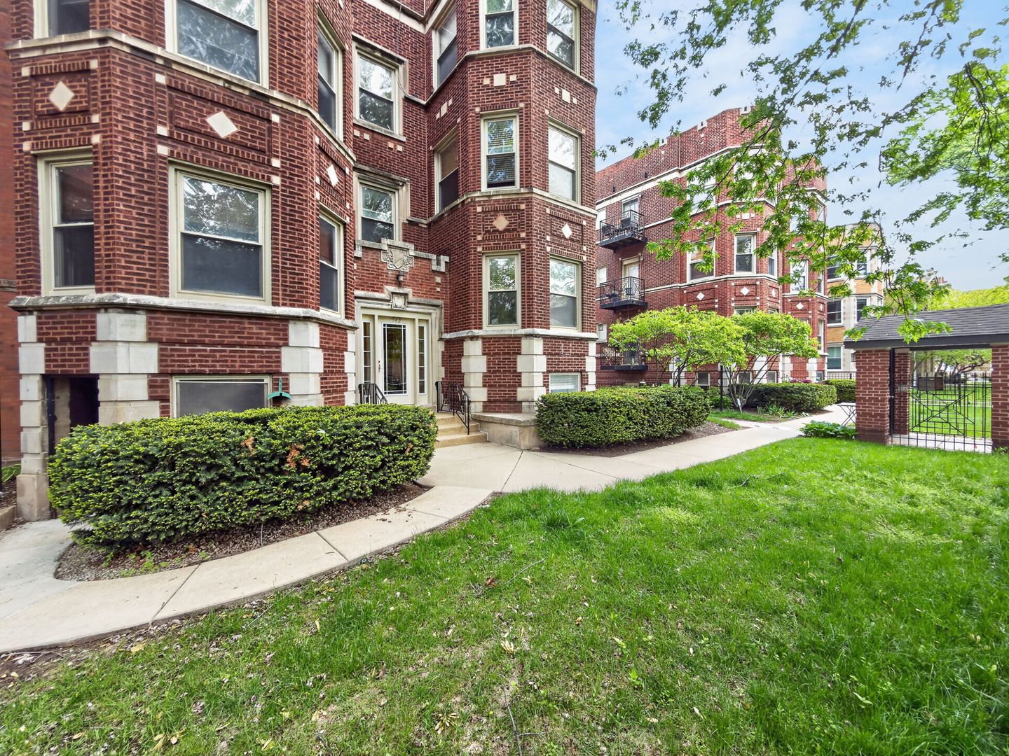 1342 W Greenleaf Avenue #1A — Chicago, IL 60626