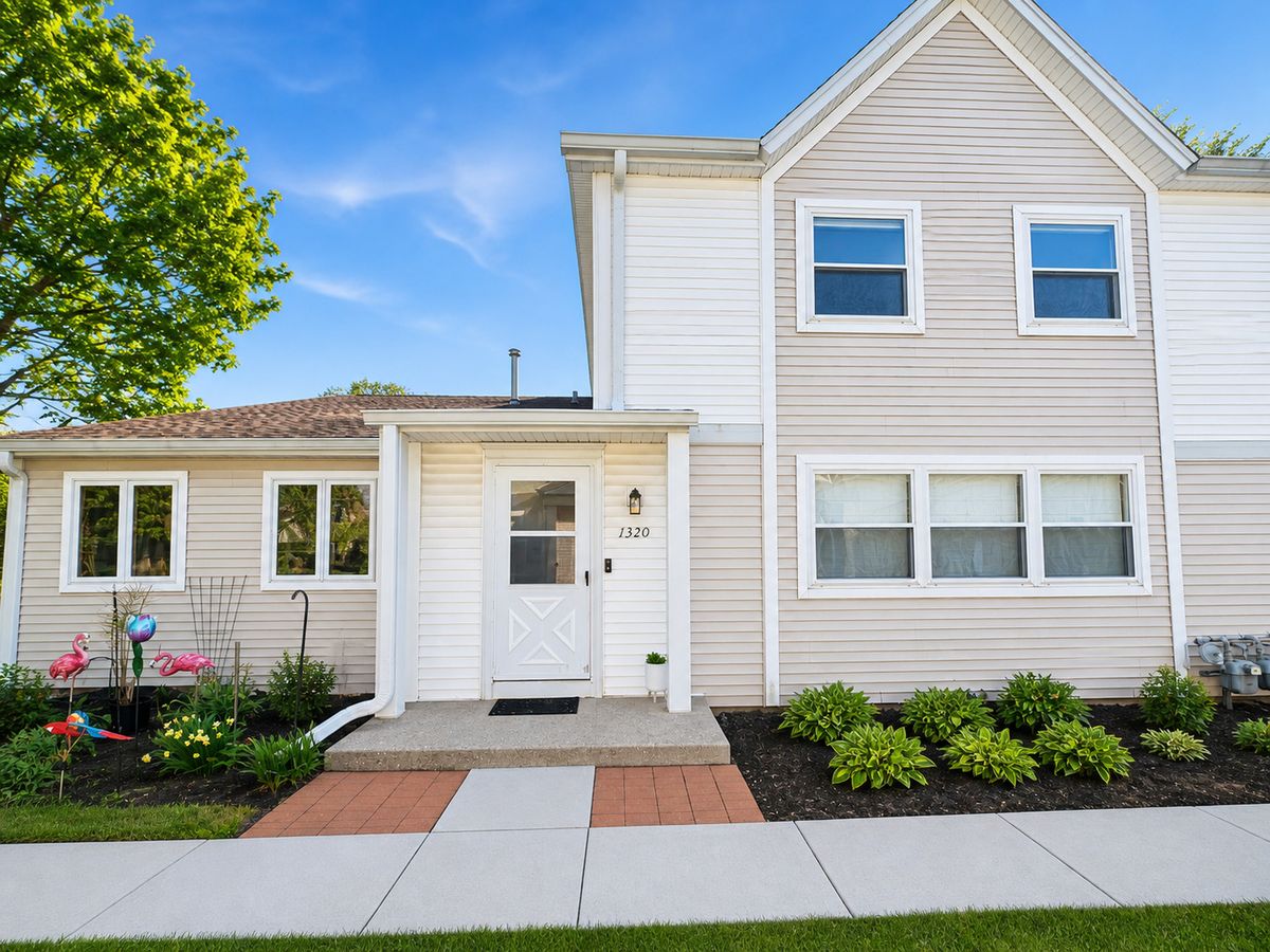1320 Inverrary Lane, Deerfield, IL 60015