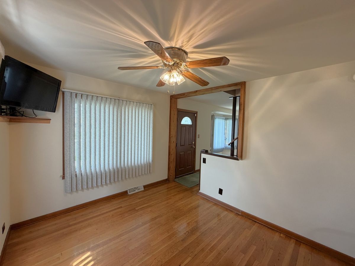 12427 S Ada Street, Calumet Park, IL 60827