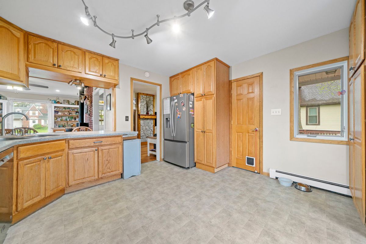 205 E Brayton, Mount Morris, IL 61054