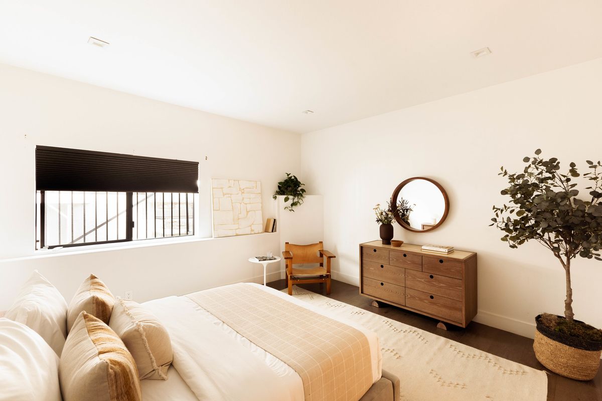 4130 Parva Avenue, Los Angeles, CA 90027