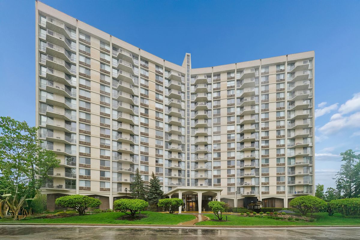 40 Tower Road, Oak Brook, IL 60523