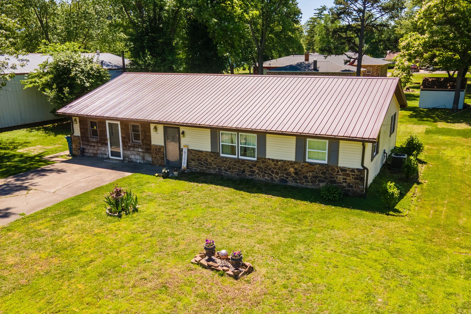 209 N West Street — Elkville, IL 62932