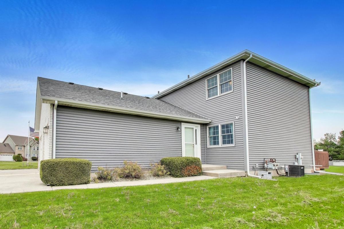 912 Whitetail Lane, Sandwich, IL 60548