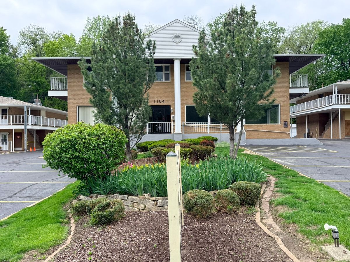 1104 Kimberly Road, Bettendorf, IA 52722