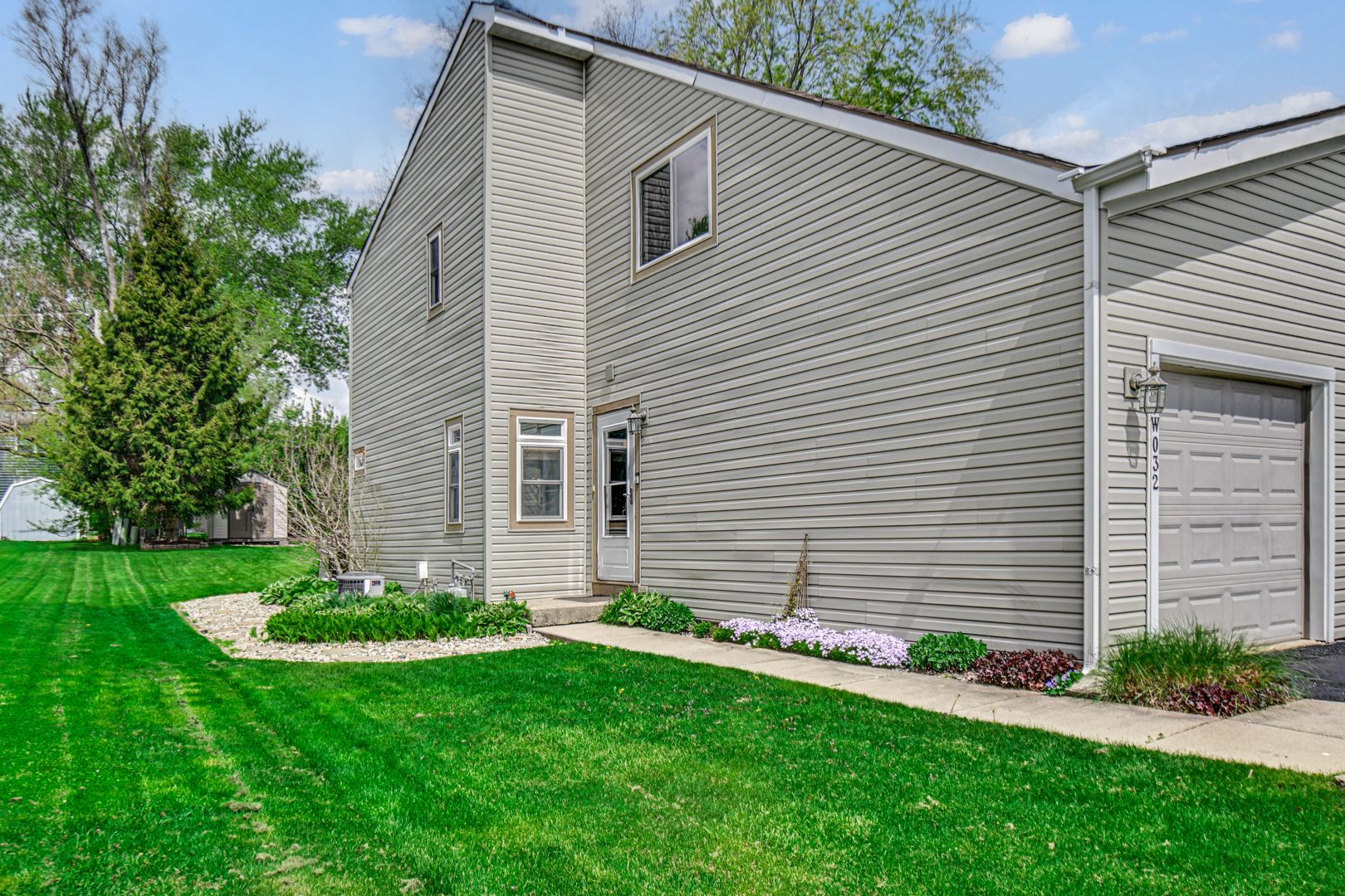 27W032 Cooley Avenue — Winfield, IL 60190