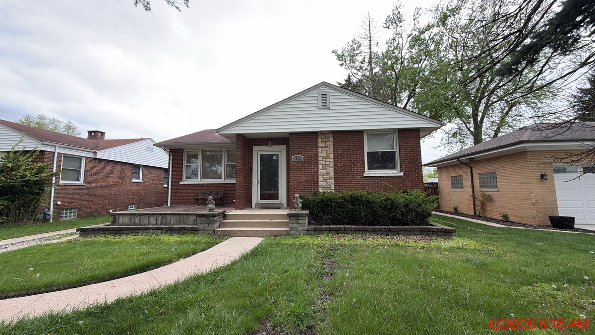 2308 Stratford Avenue, Westchester, IL 60154