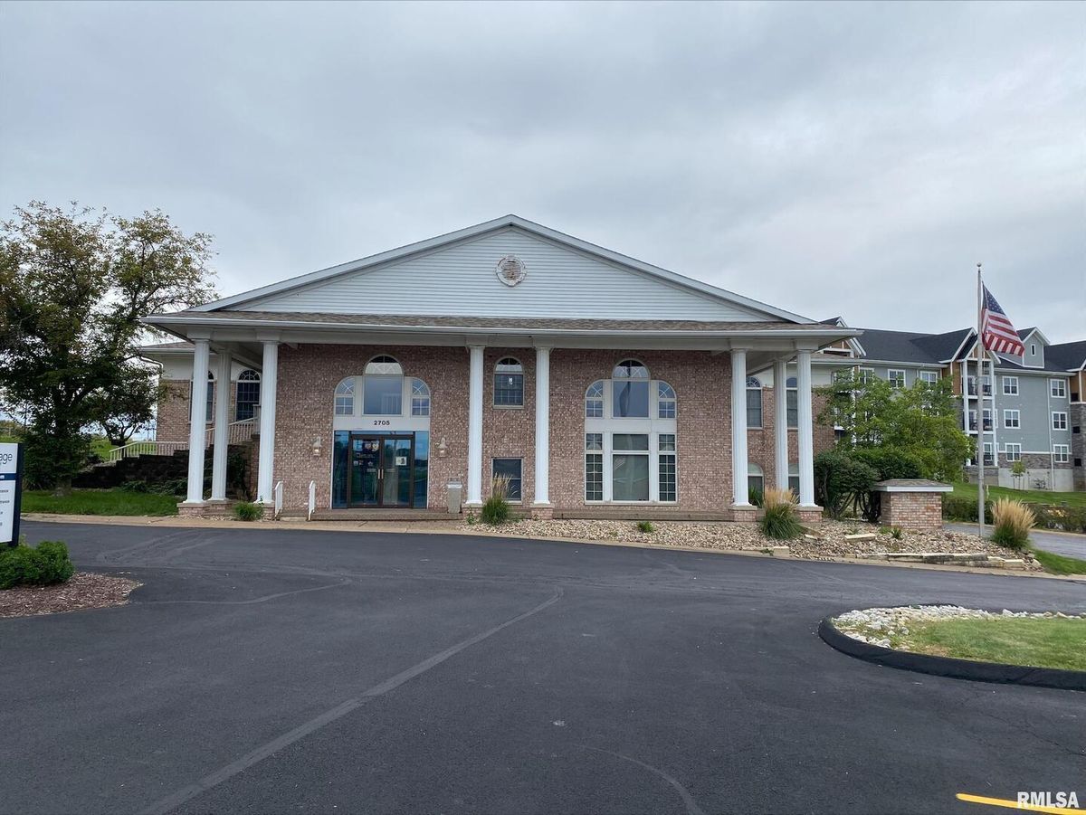 2705 HAPPY JOE Drive, Bettendorf, IA 52722