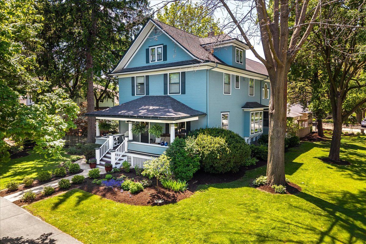 23 Columbia Street, Naperville, IL 60540