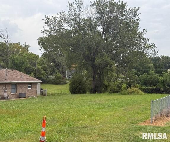 1013 14th Street, Silvis, IL 61282