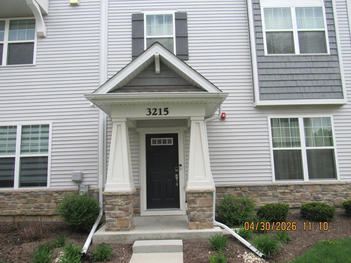 3215 Trillium Circle, Rolling Meadows, IL 60008