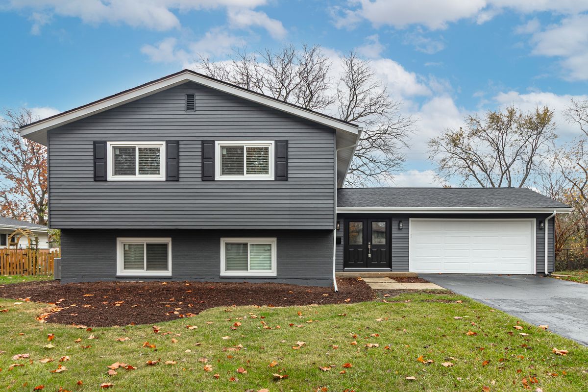 109 Mulberry Road, Deerfield, IL 60015
