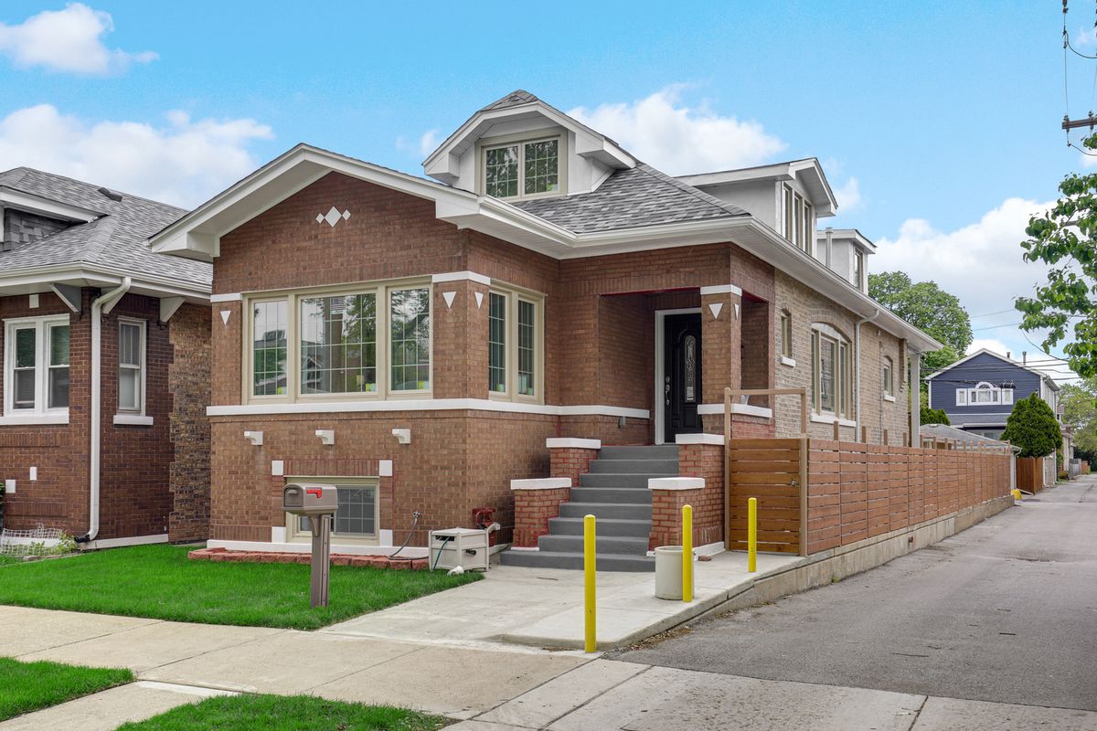 4915 Kostner Avenue, Chicago, IL 60630
