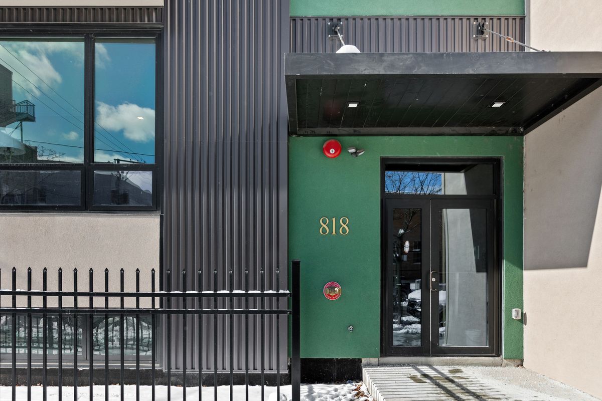 818 Wolcott Avenue, Chicago, IL 60622