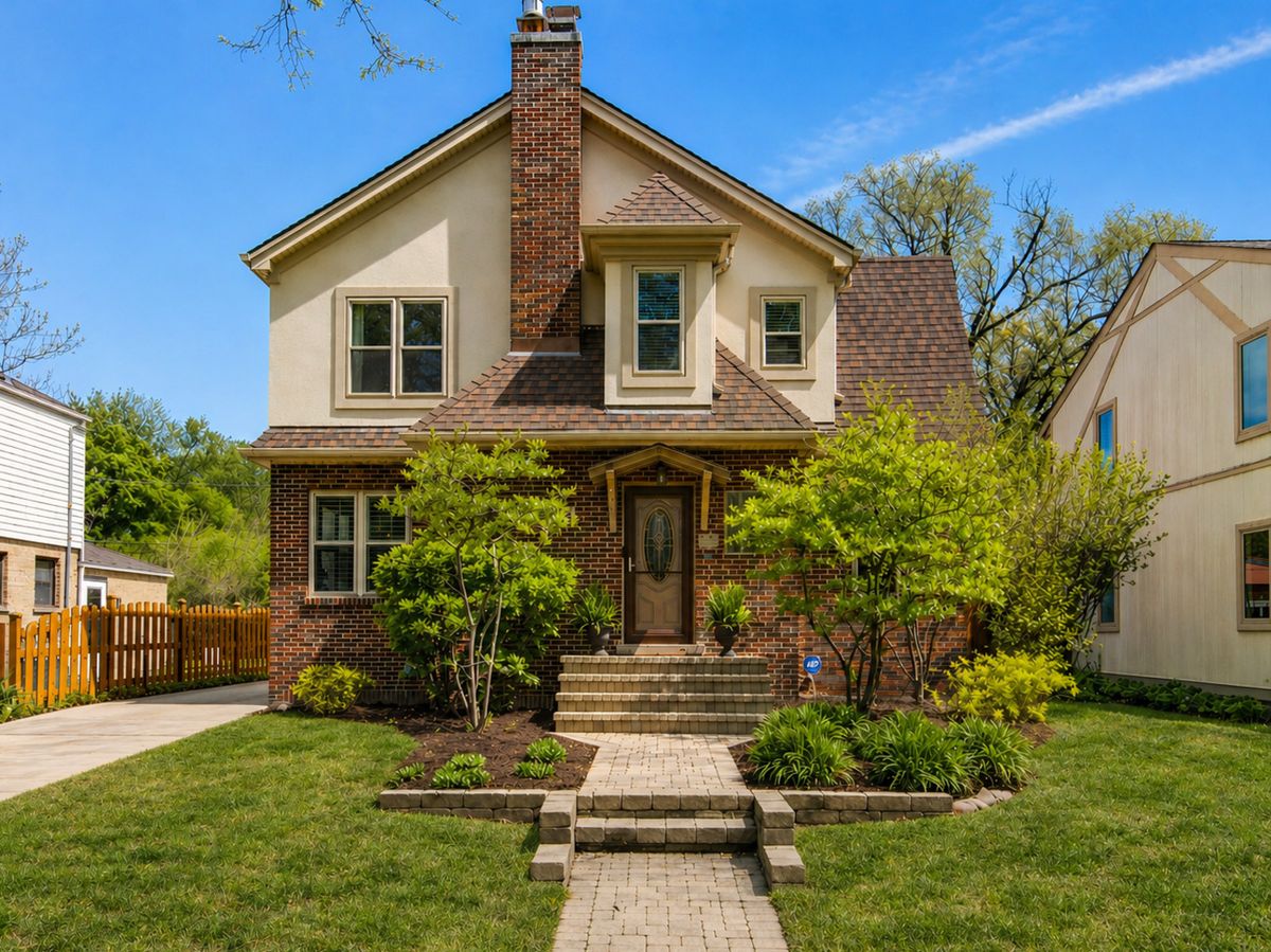 805 Mitchell Avenue, Arlington Heights, IL 60005