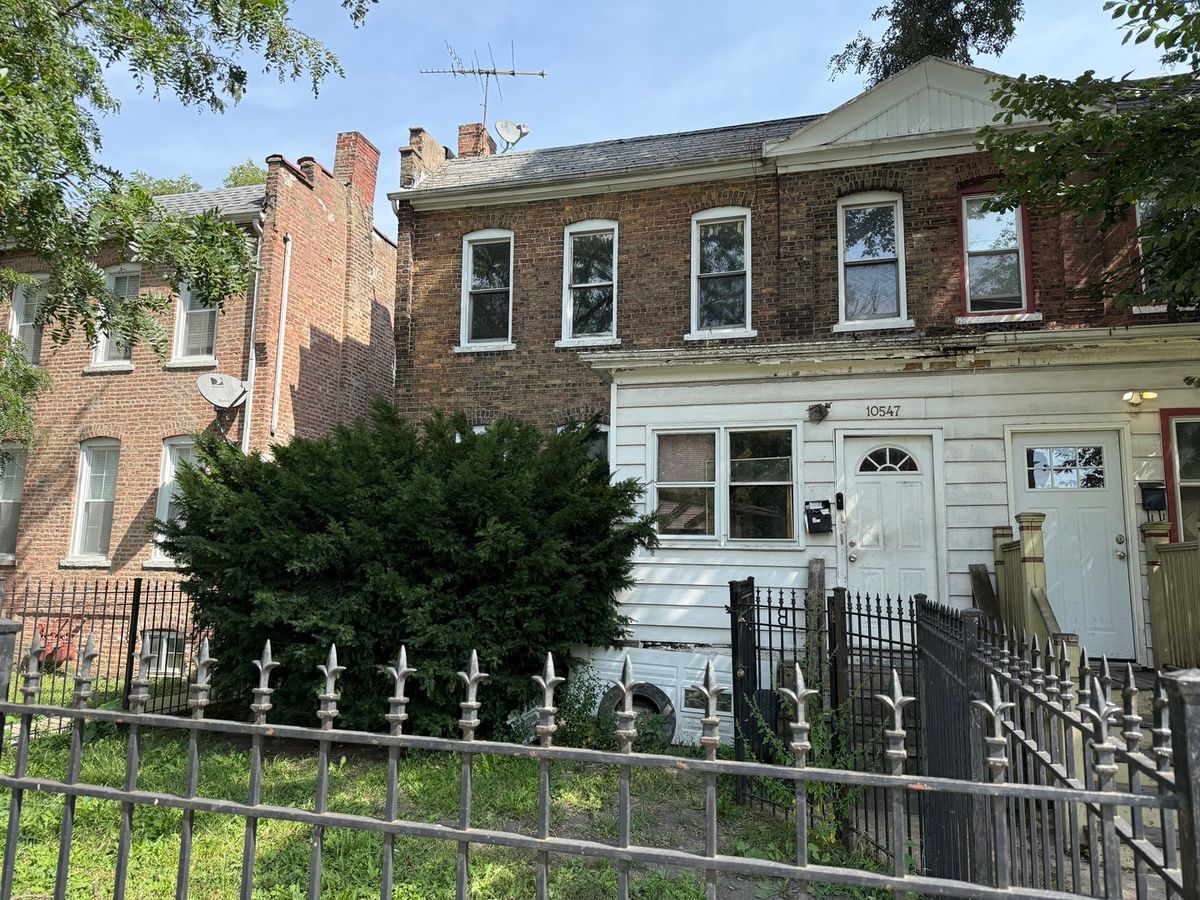 10547 Corliss Avenue, Chicago, IL 60628