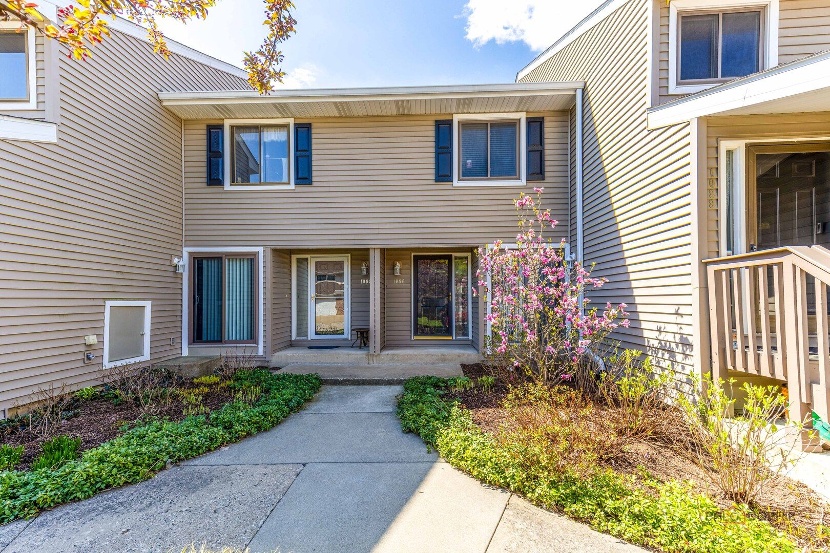 1090 Pine Tree Circle N — Buffalo Grove, IL 60089