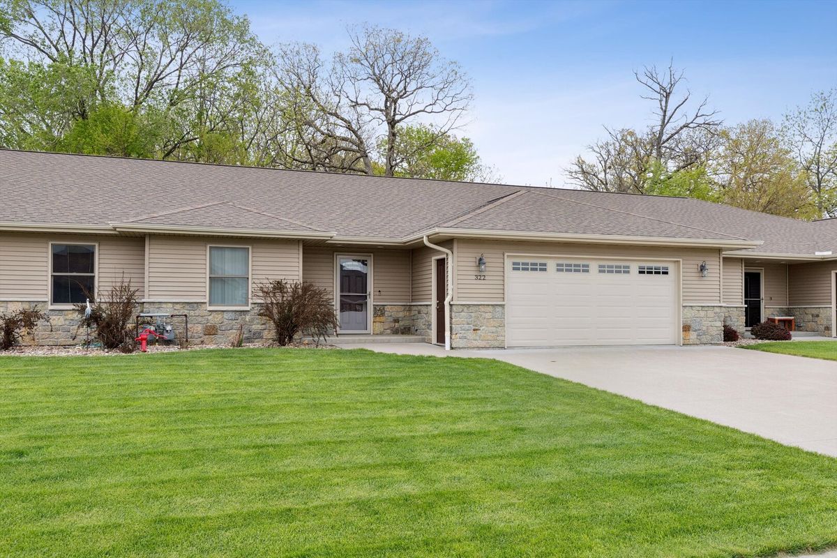 322 River Court, Camanche, IA 52730