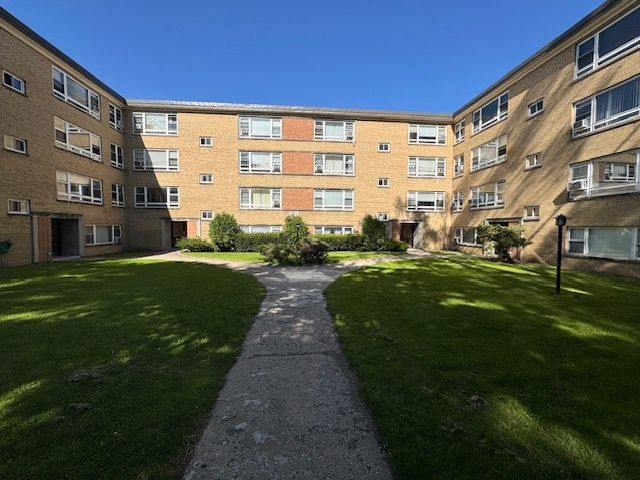 6114 Damen Avenue, Chicago, IL 60659