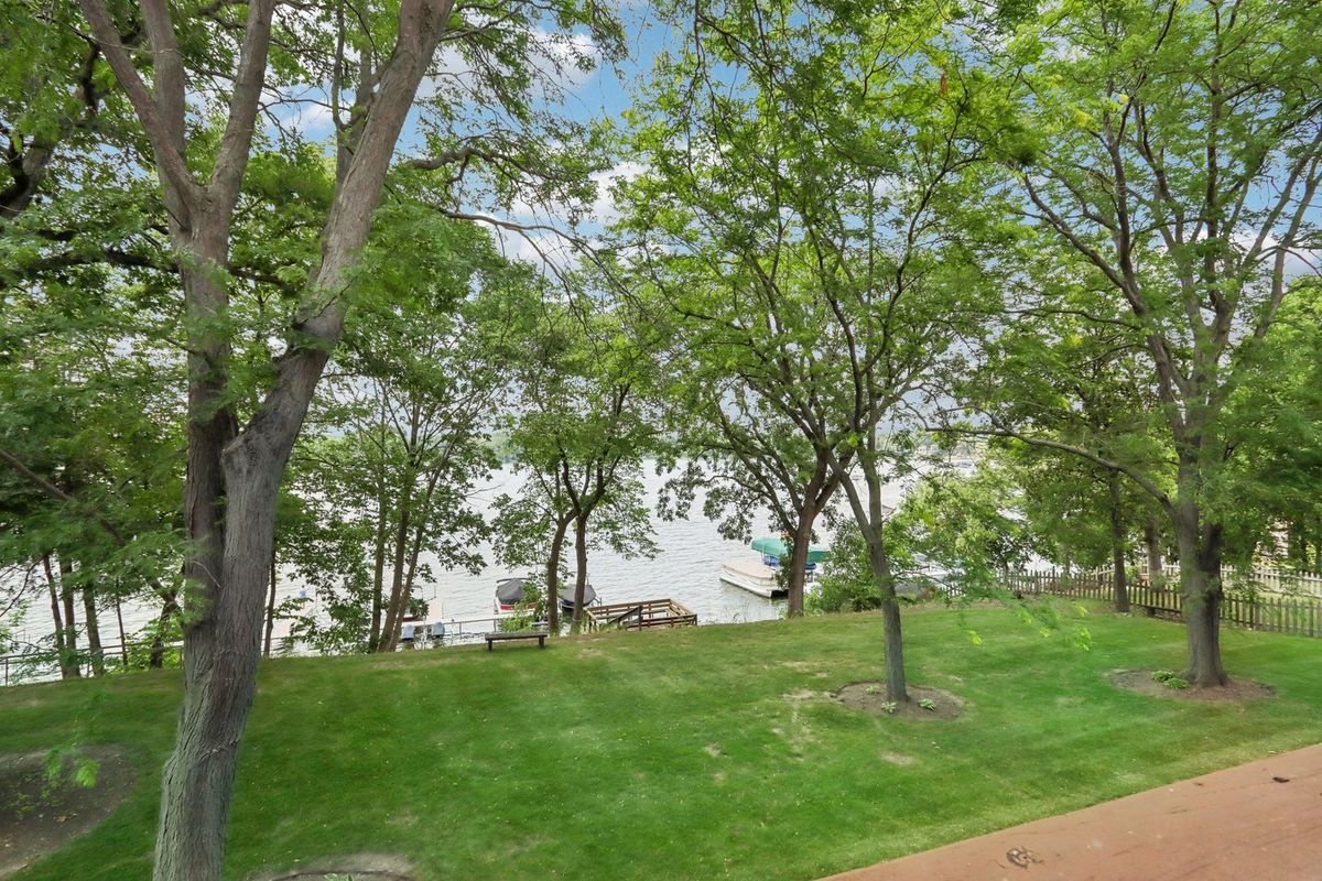 6930 238th Avenue, Paddock Lake, WI 53168