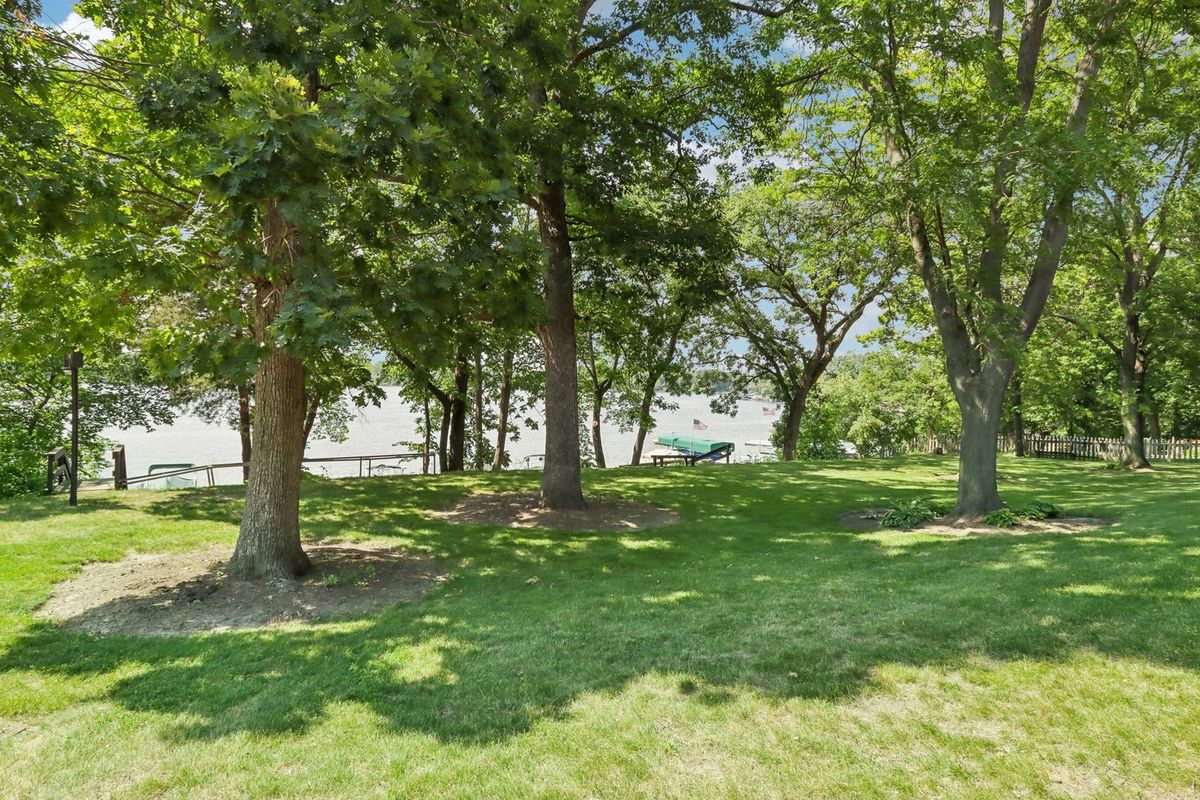 6930 238th Avenue, Paddock Lake, WI 53168