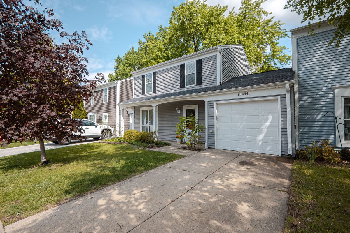 29W440 Candlewood Lane, Warrenville, IL 60555